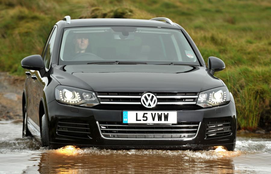  Volkswagen Touareg V6 TDi 2010 года  (UK) (фото 9 из 35)